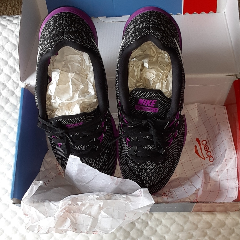NIKE BETTER WORLD WOMEN'S SNEAKERS - Picture 2 of 7